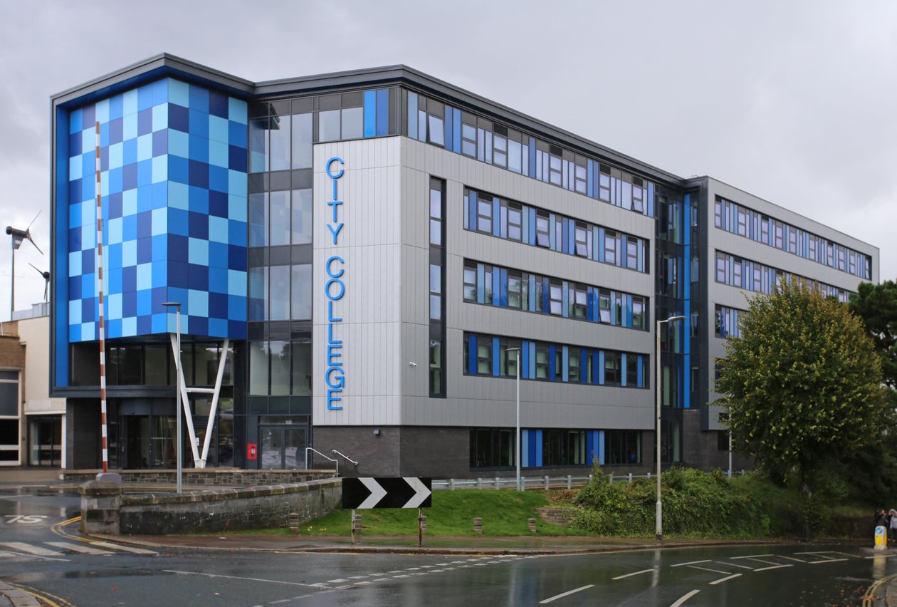 Plymouth City College STEM Centrum vanaf Kings Road door Unbekannt Unbekannt