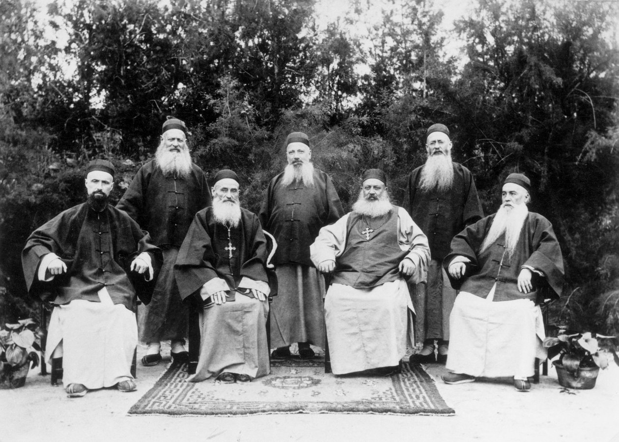 Jezuïeten van een missie in China, ca. 1900 door French Photographer