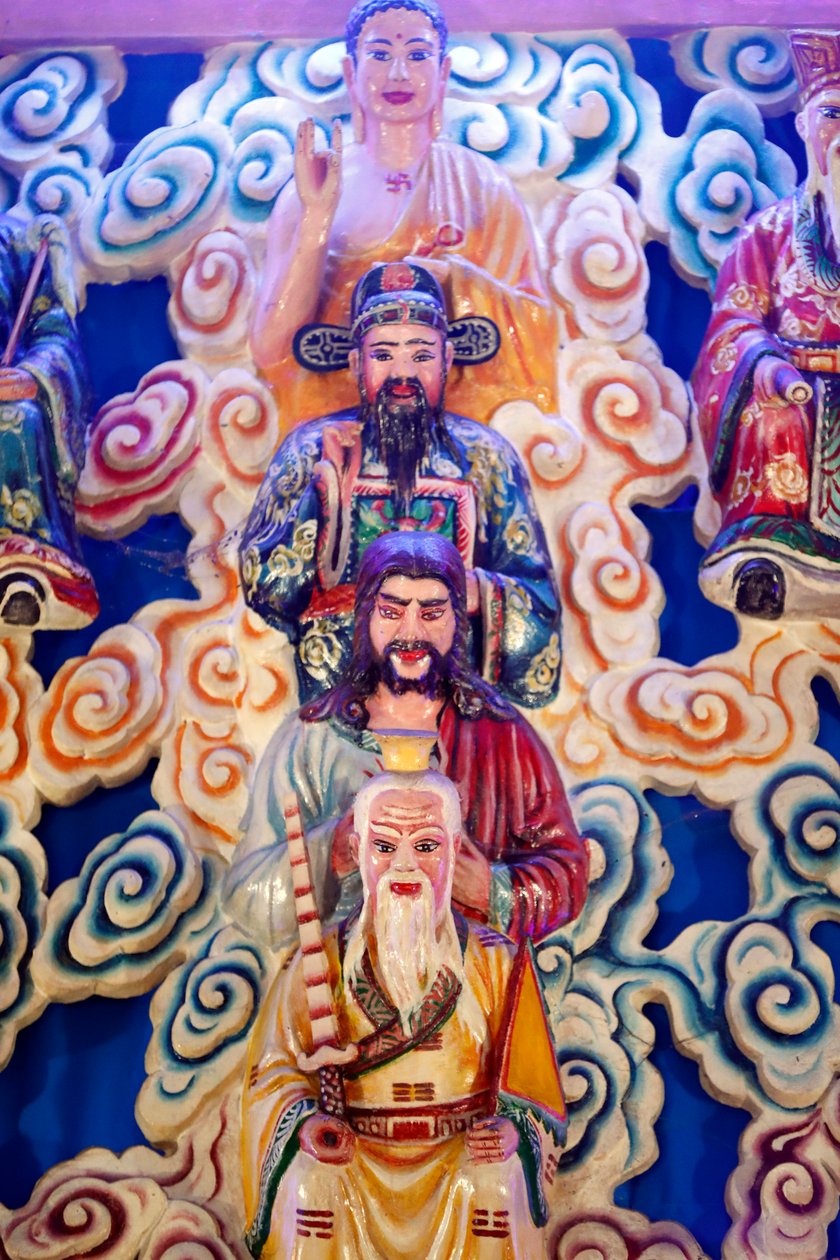 Cao Dai tempel, Lao Tseu, Jezus, Boeddha en Confucius, Phu Quoc, Vietnam door Unknown