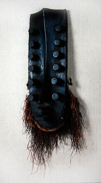 Oubi masker door African