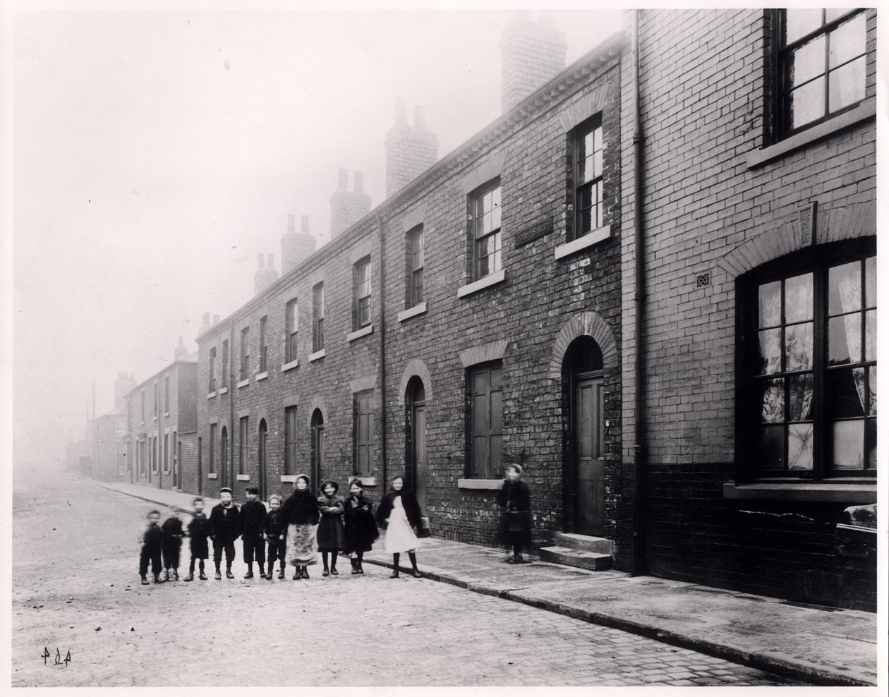 Kinderen in Ivory Street, Hunslet, Leeds, december 1901 door English Photographer