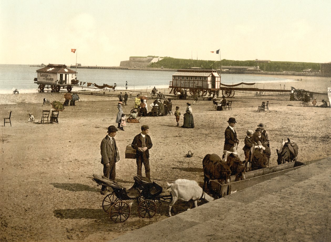 Het Strand van Weymouth, ca. 1890 - 1900 door English Photographer