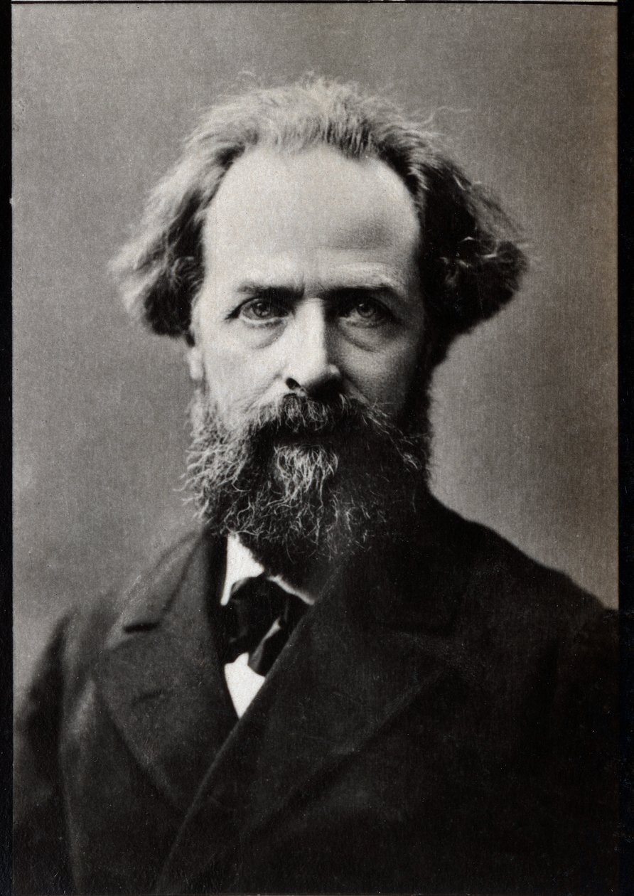 Portret van Elysee Reclus (1830-1905), Franse geograaf, schrijver en anarchist door French Photographer