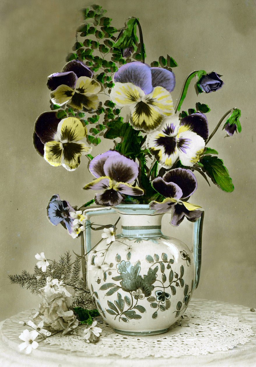Vaas met Viooltjes ca. 1898 door French School