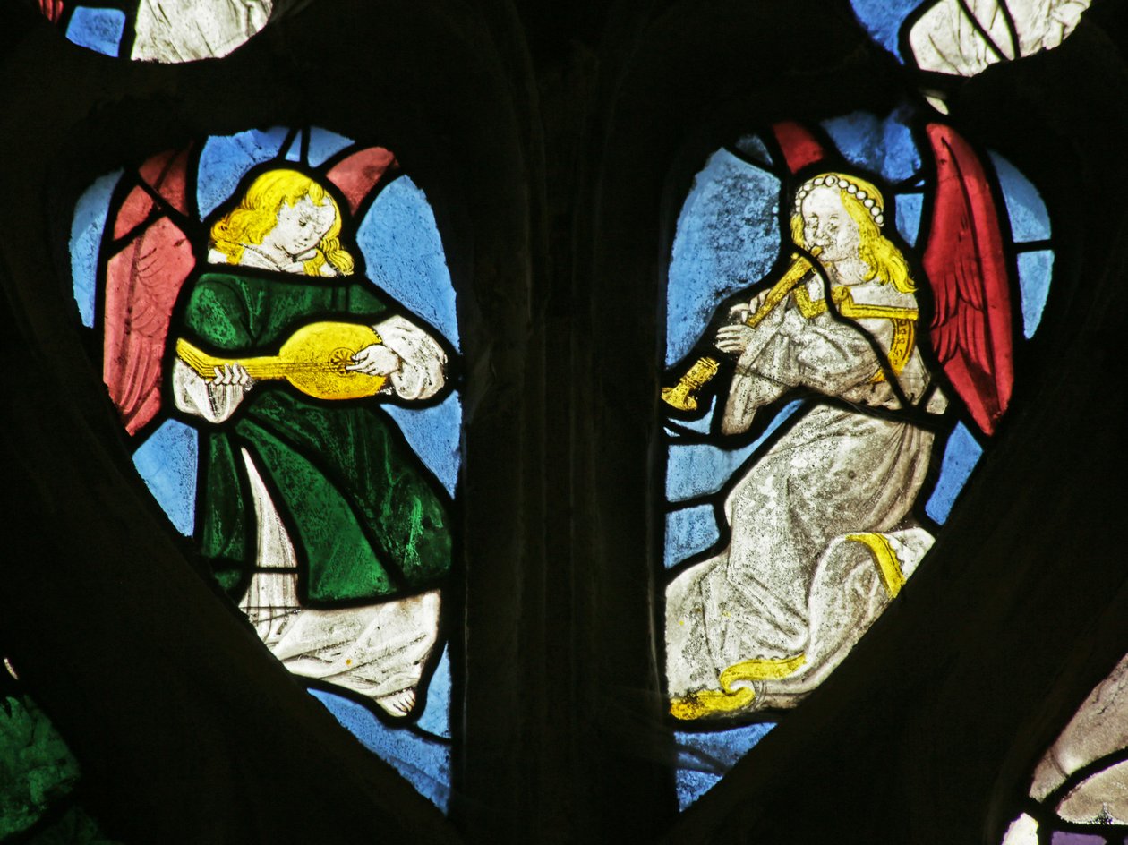 Raam met muzikale engelen met schalmei en luit, 1505-10 door French School
