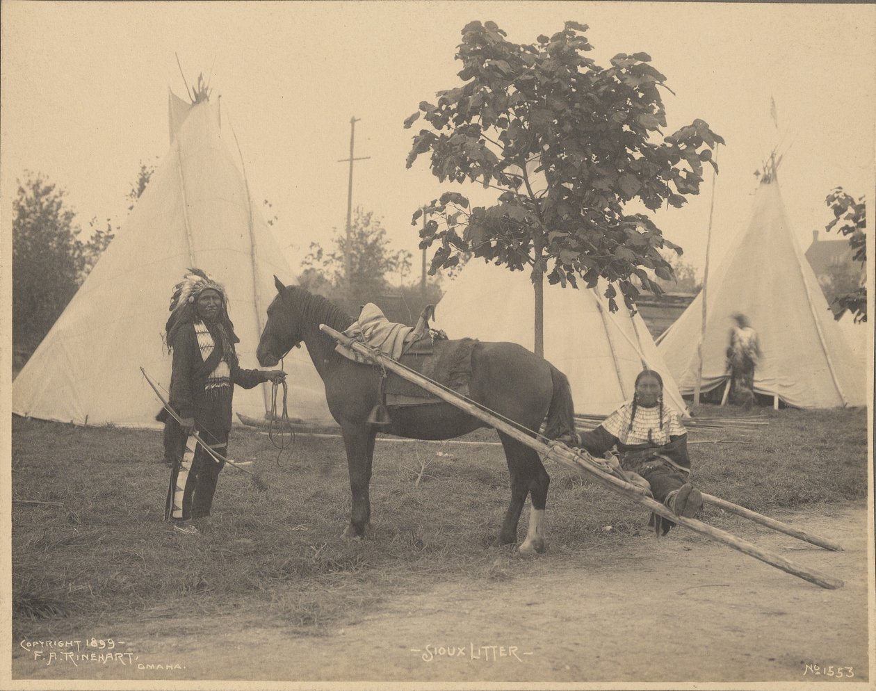 Sioux Nest door Adolph F. Muhr