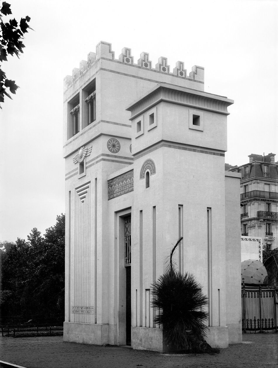 Assyrisch huis, Wereldtentoonstelling, Parijs, 1889 door Adolphe Giraudon