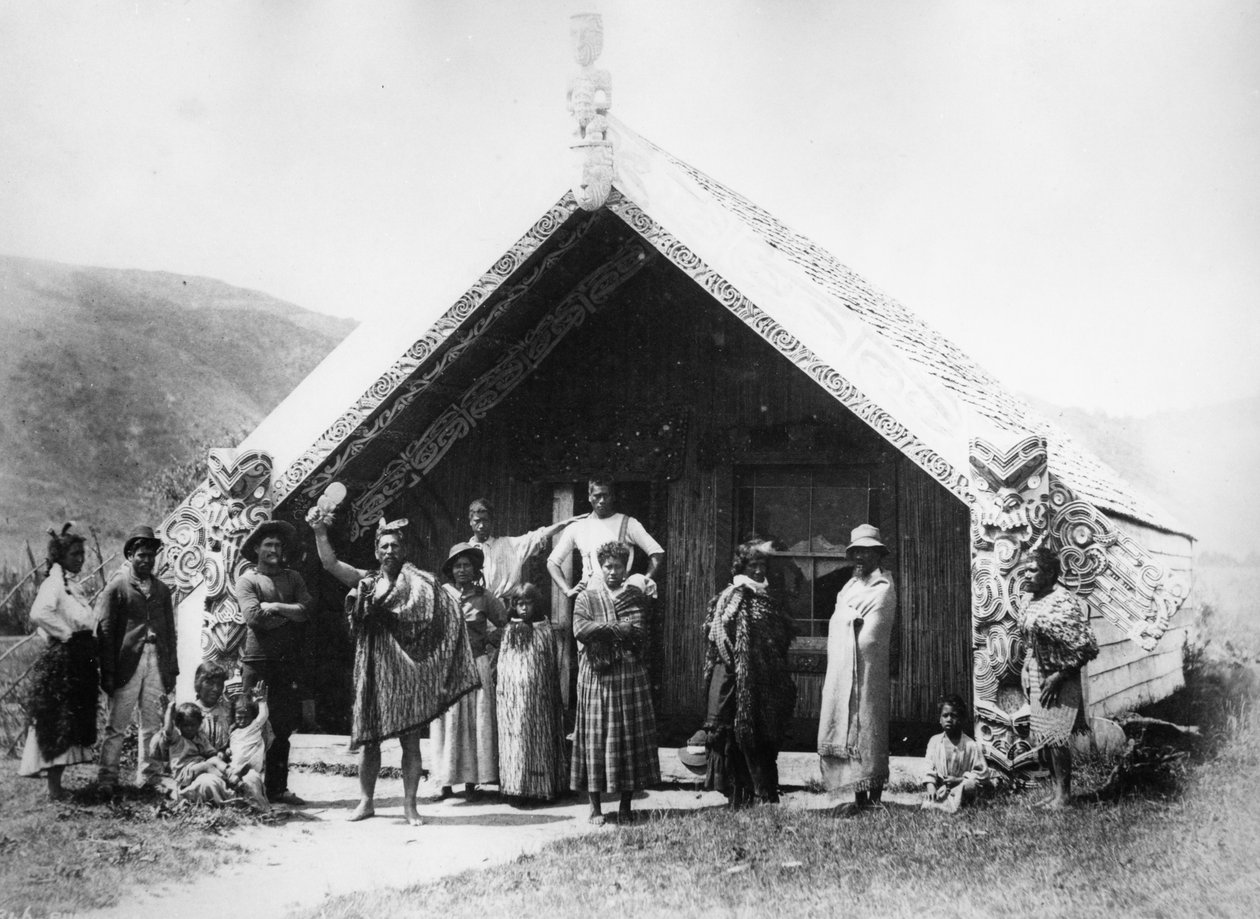 Whare Runanga - Wairoa, c.1865-70 door Alfred Burton