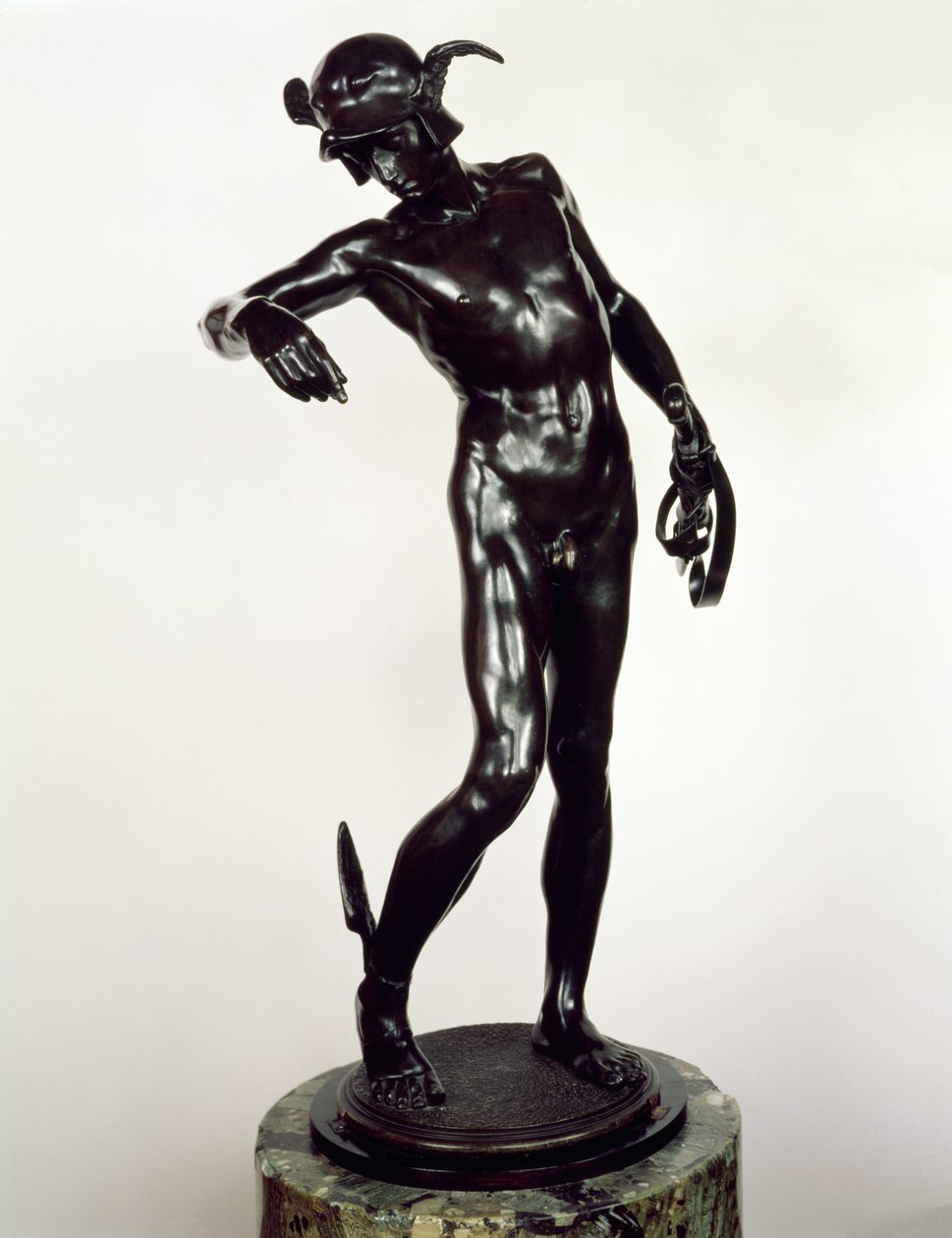 Perseus Bewapent Zich, eerste gieting in 1881 (brons) door Alfred Gilbert