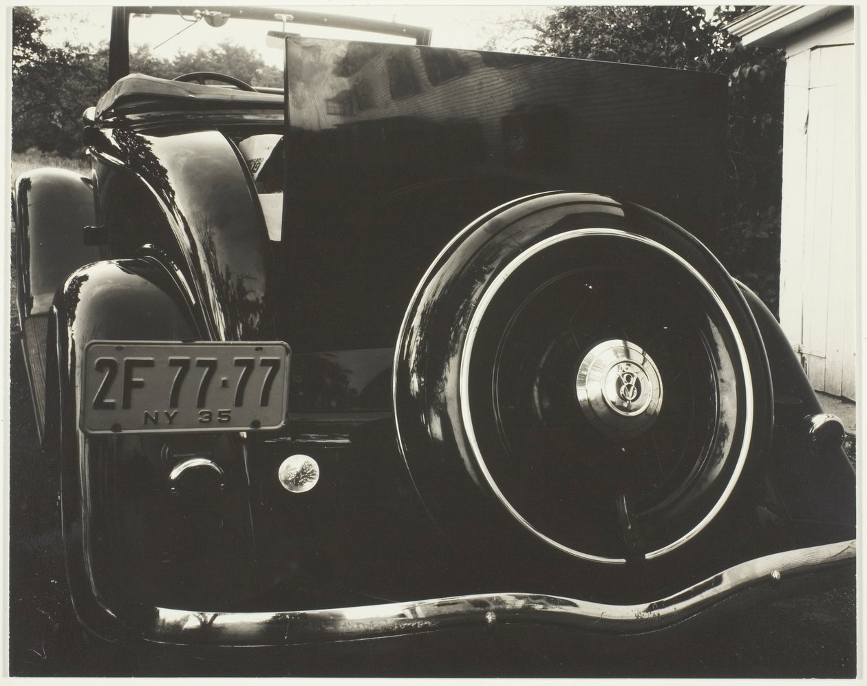 Auto 2F-77-77 door Alfred Stieglitz