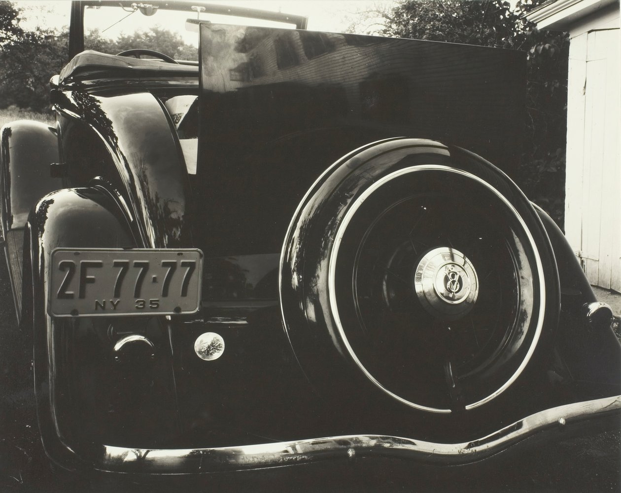 Auto 2F-77-77, 1935 door Alfred Stieglitz