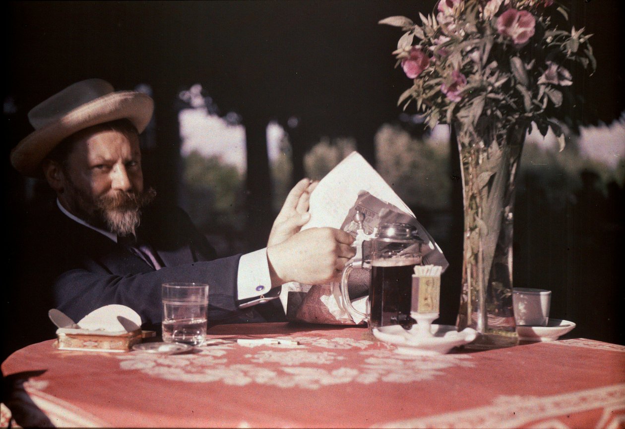 Frank Eugene Zittend aan Tafel door Alfred Stieglitz