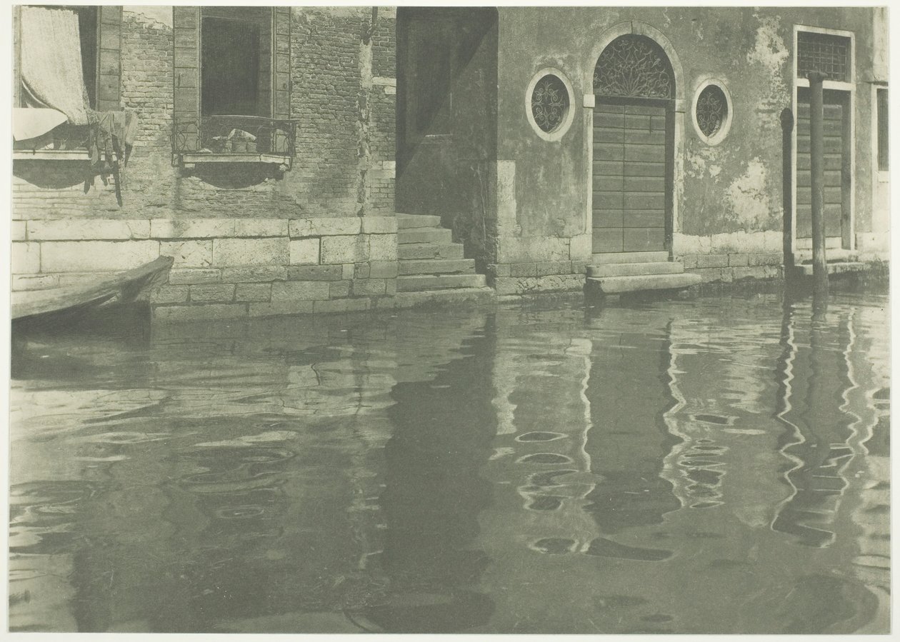 Reflecties - Venetië door Alfred Stieglitz
