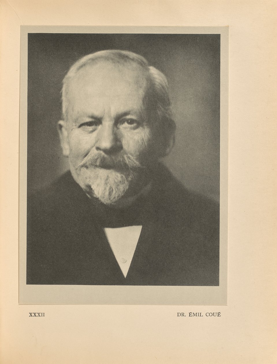 Dr. Émil Coué door Alvin Langdon Coburn