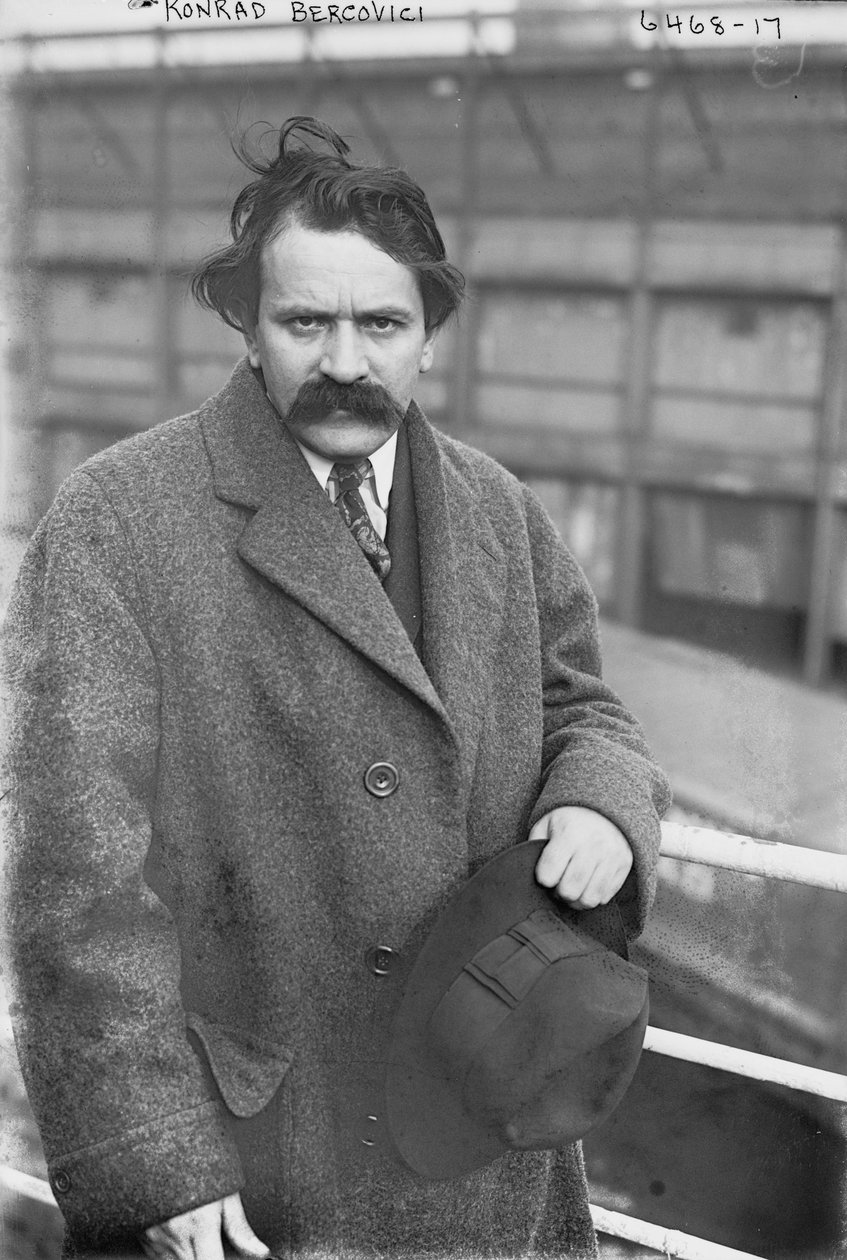 Konrad Bercovici door American Photographer