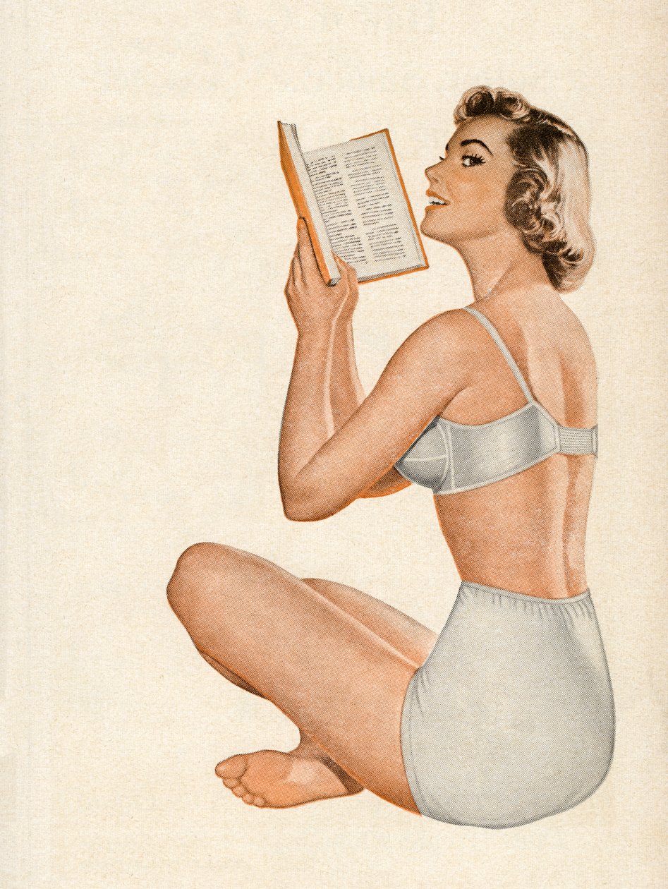 Vrouw in Lingerie Zittend Lezend een Boek door American School