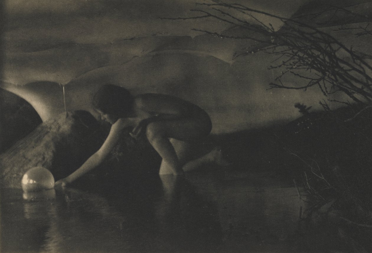 De bel door Anne W. Brigman