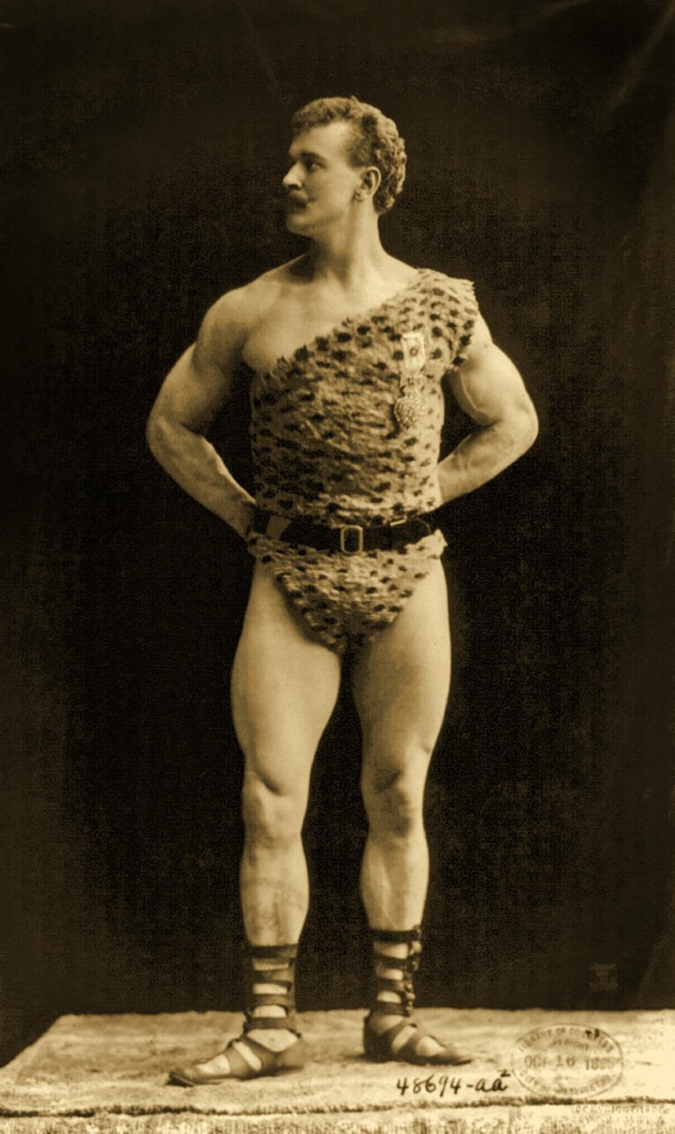 Eugen Sandow, in klassieke oude Grieks-Romeinse pose, ca. 1894 door Benjamin J. Falk