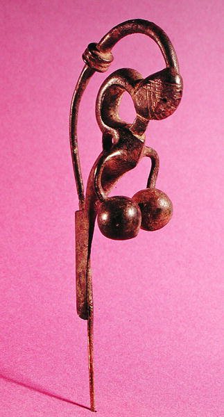 Fibula door Bronze Age
