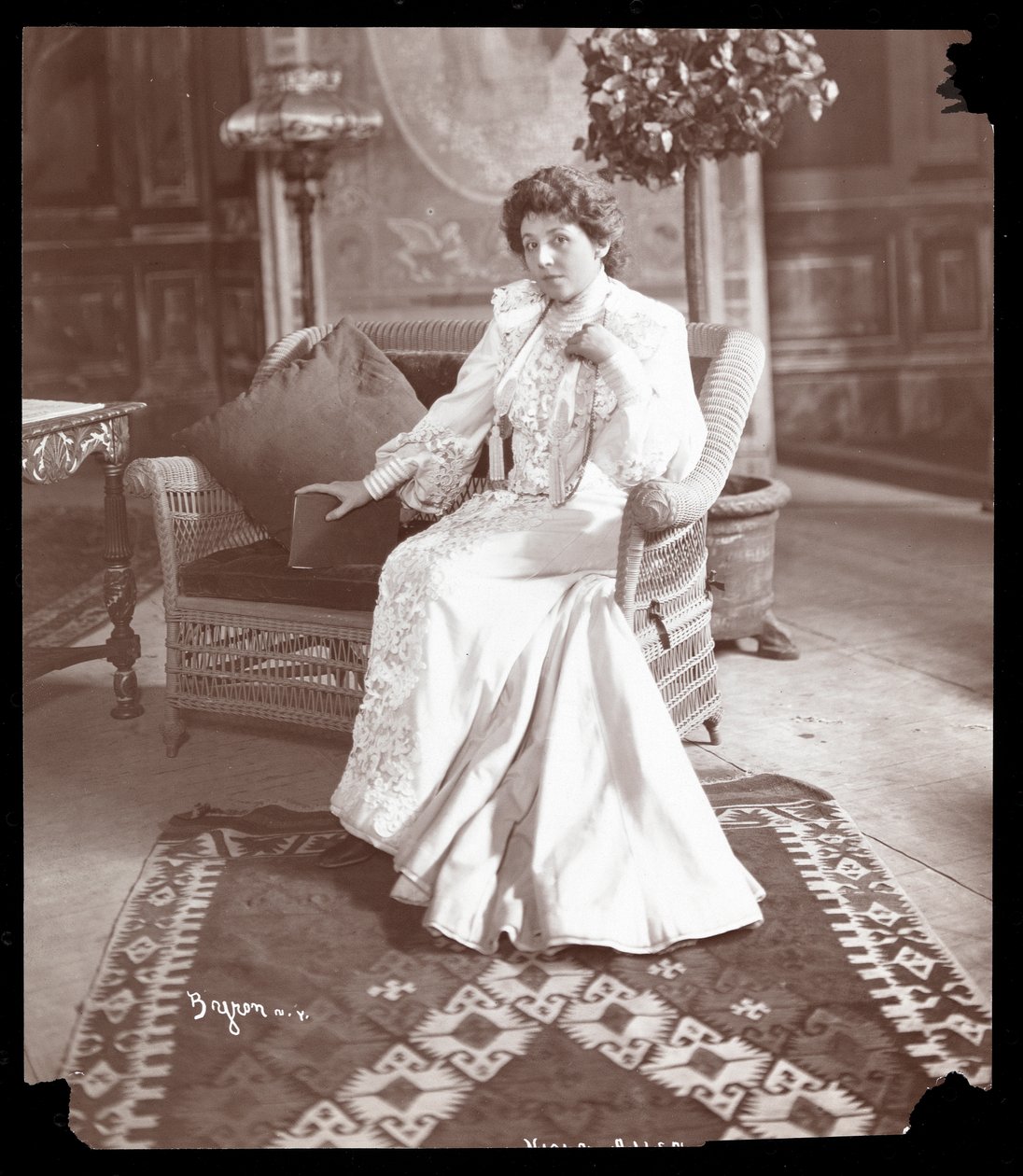 Viola Allen, c.1903 door Byron Company