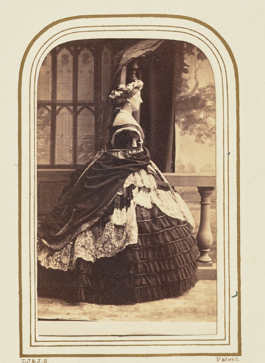 [De Hertogin van Manchester]. door Camille Silvy