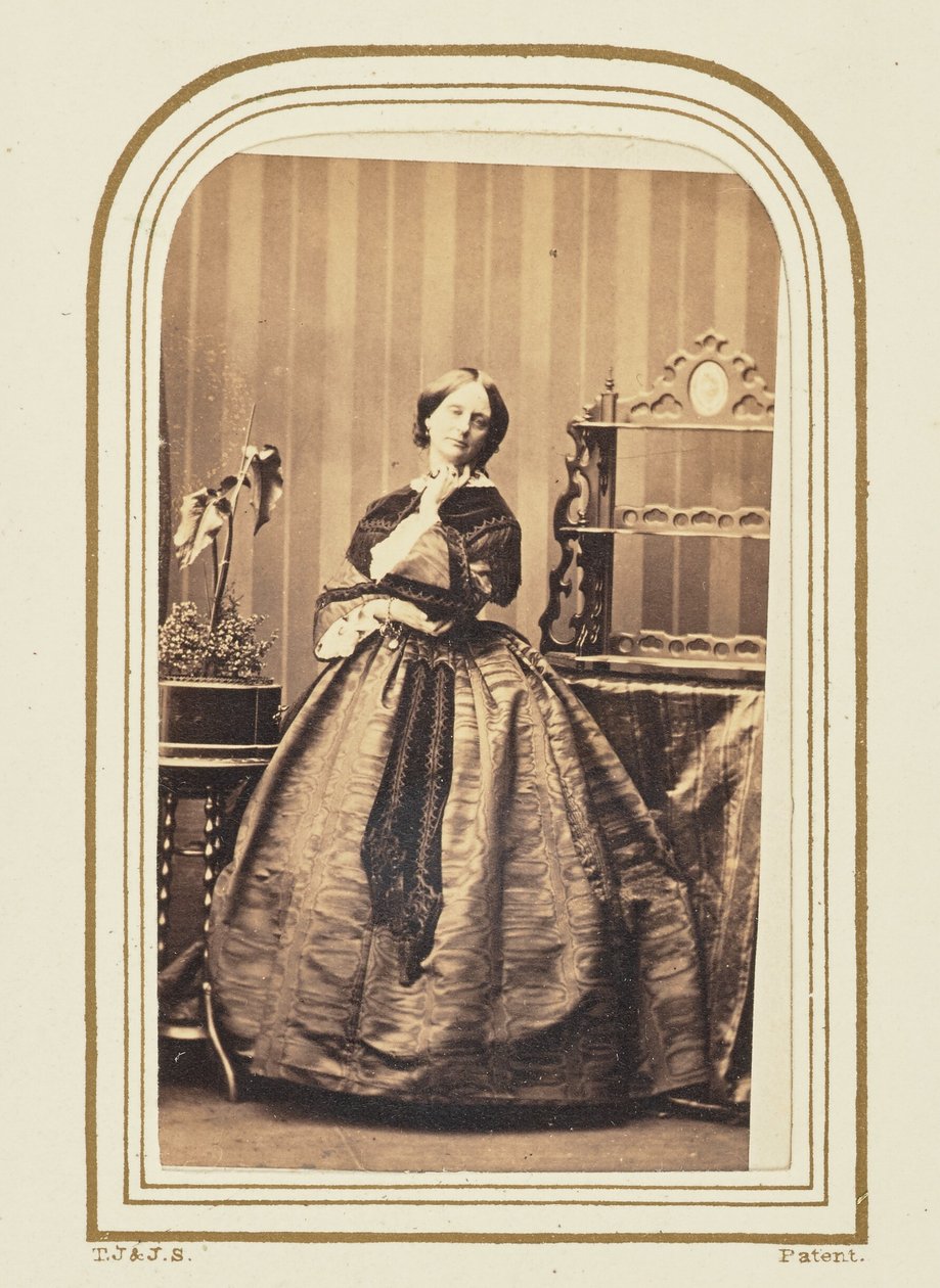 [De Marchieness van Abercorn]. door Camille Silvy