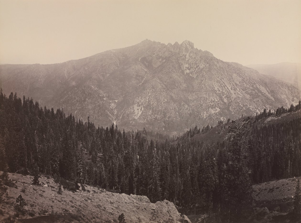 Davoncastle Butte, Sierra Nevada door Carleton E. Watkins