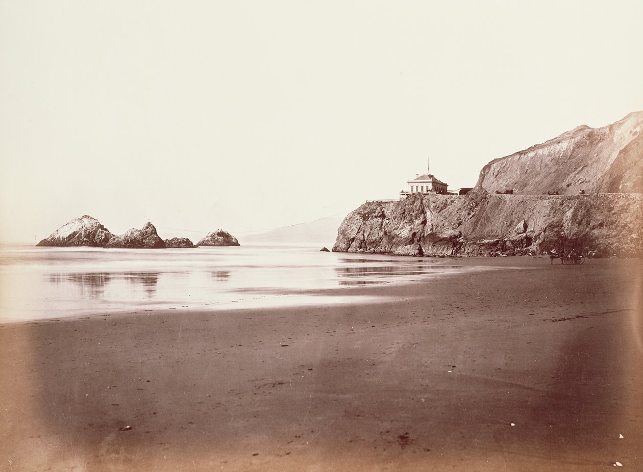 [The Cliff House vanaf het strand]. door Carleton Watkins