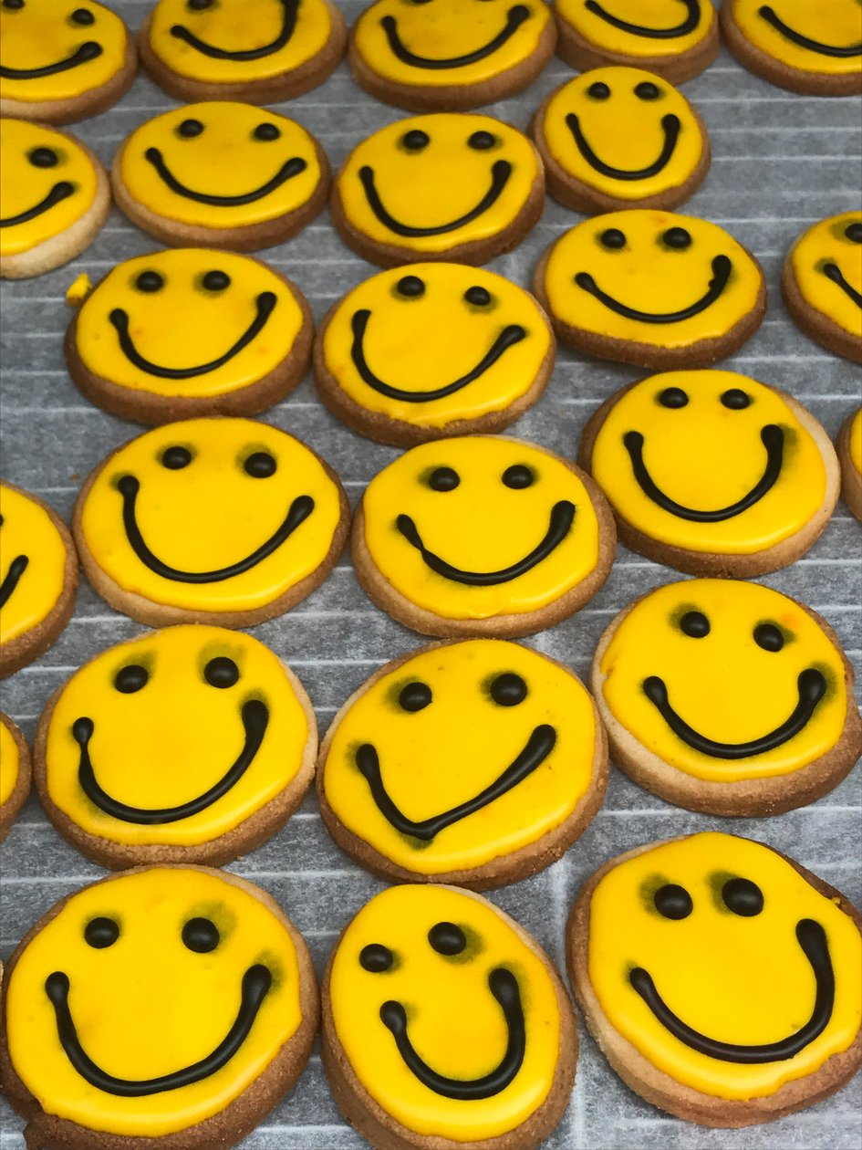 Compositie - Smiley, 2019 (foto) door Cécile Jamet