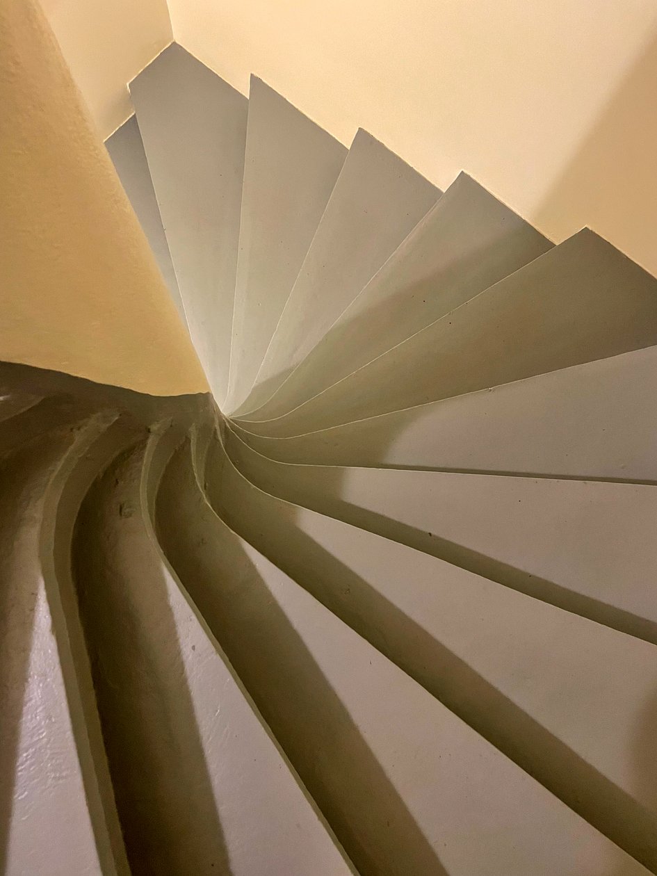 Compositie - Trappen, 2022 (foto) door Cécile Jamet