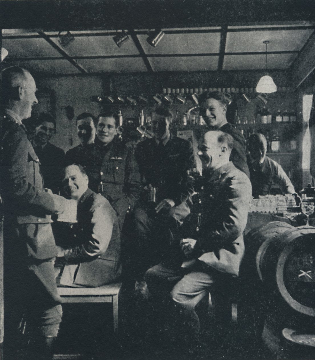 Drankjes voor iedereen, 1941 door Cecil Beaton