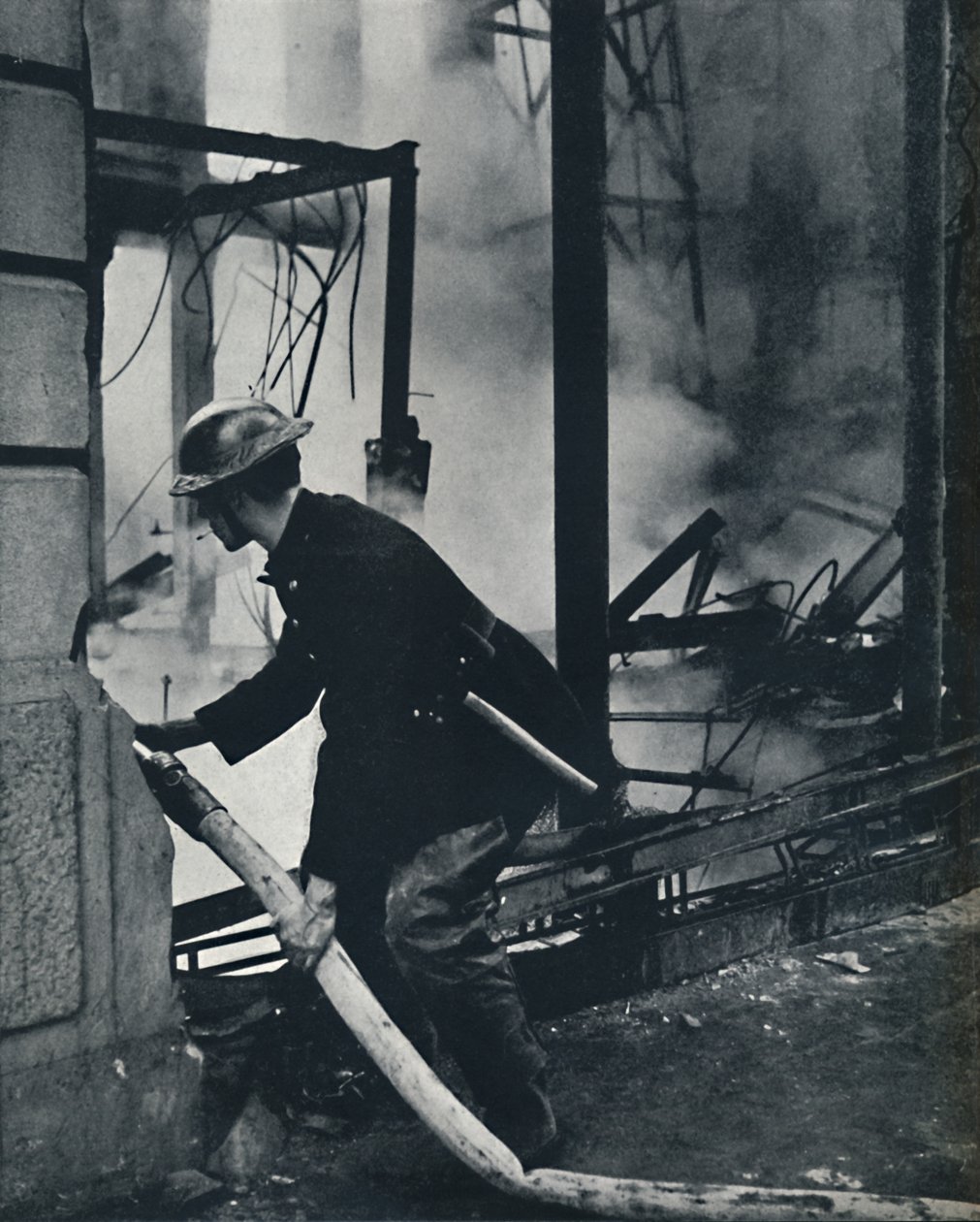 Brandweerman, 1941 door Cecil Beaton