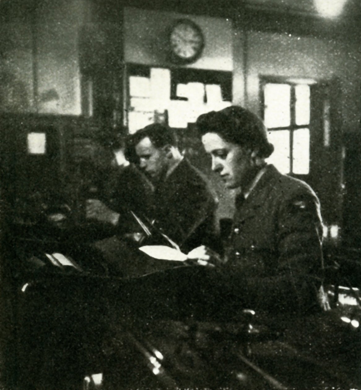 Op Signaaldienst, ca. 1943 door Cecil Beaton