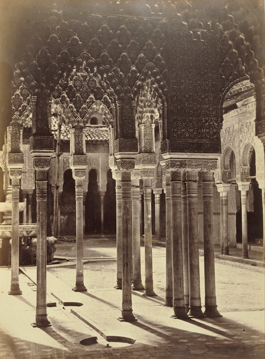 Hof van de Leeuwen in het Alhambra (Patio de los Leones en la Alhambra) door Charles Clifford
