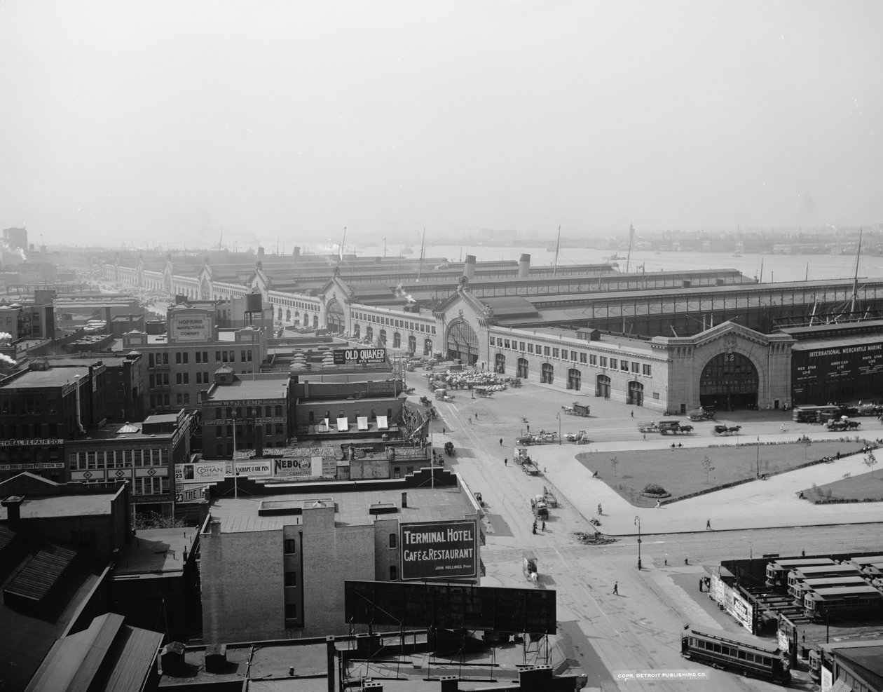 Nieuwe Chelsea-pieren, New York, ca. 1900-20 door Detroit Publishing Co.