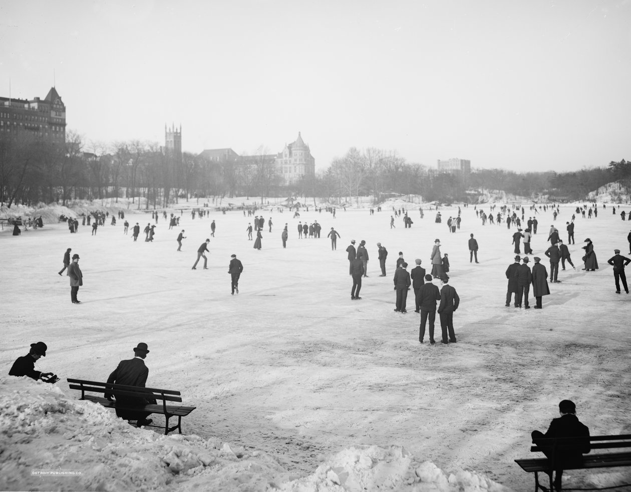 Schaatsen in Central Park, New York, ca. 1900-06 door Detroit Publishing Co.