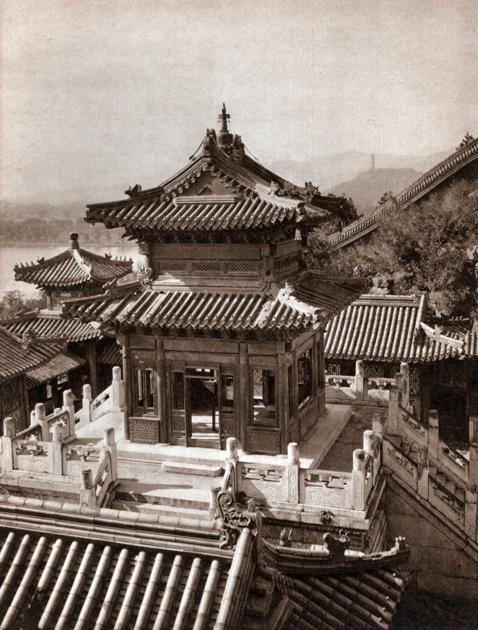 Bronzen Paviljoen, Zomerpaleis, Beijing door Donald Mennie