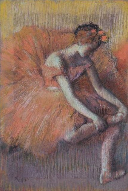 Danseres die haar sandaal aanpast door Edgar Degas