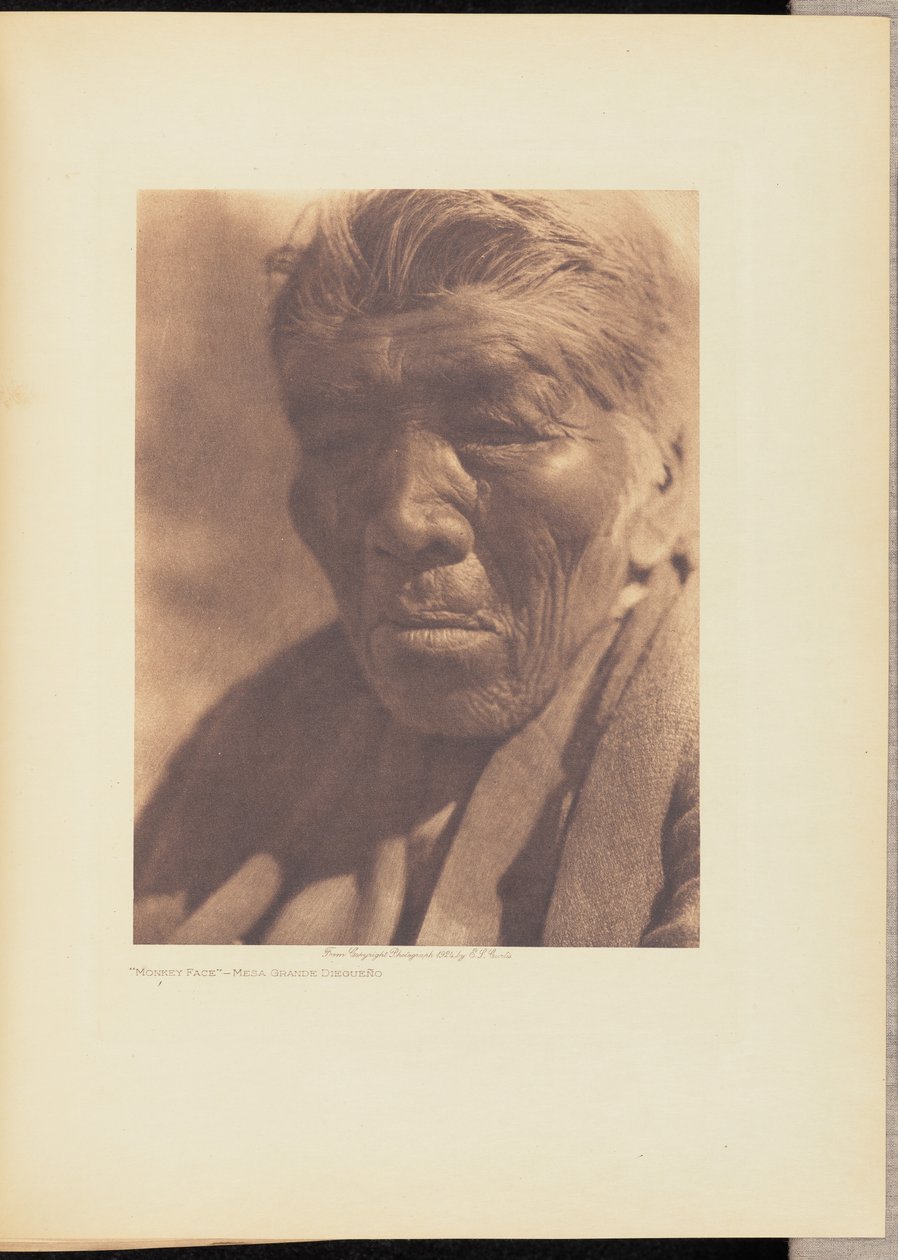 "Apengezicht - Grote Diegueño-tafel door Edward S. Curtis