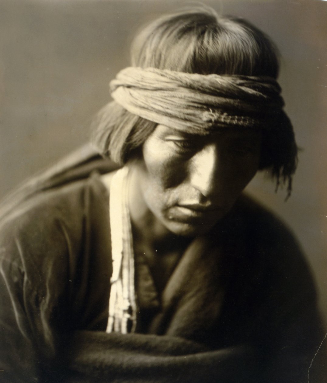 Hastobiga, Navaho Medicijnman door Edward Sheriff Curtis