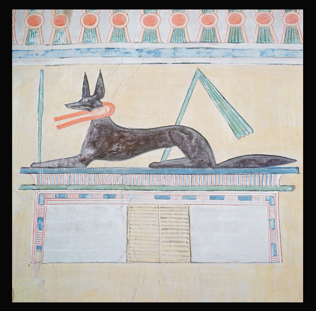 Anubis, Egyptische god van de doden, liggend op een sarcofaag, muurschildering in de Vallei Tempel van de Piramide van Menkaure, Oude Rijk, ca. 2613-2494 v.Chr. door Egyptian 4th Dynasty