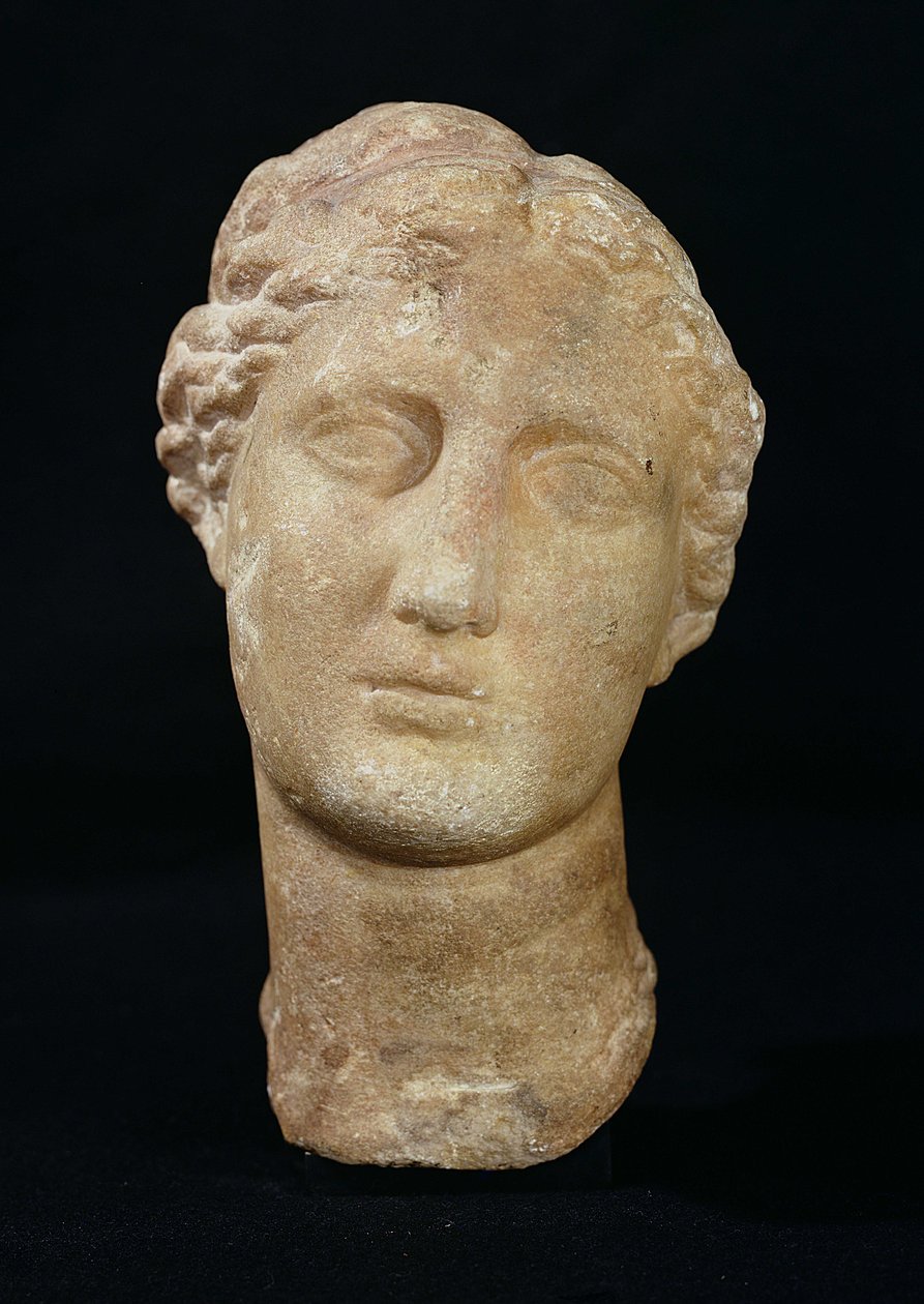 Hoofd van Berenice II (269-221 v.Chr.) door Egyptian Ptolemaic Period