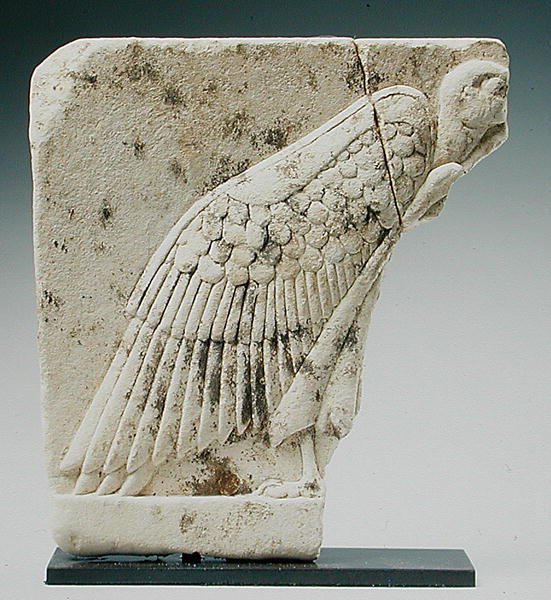 Reliëf met een gier door Egyptian Ptolemaic Period