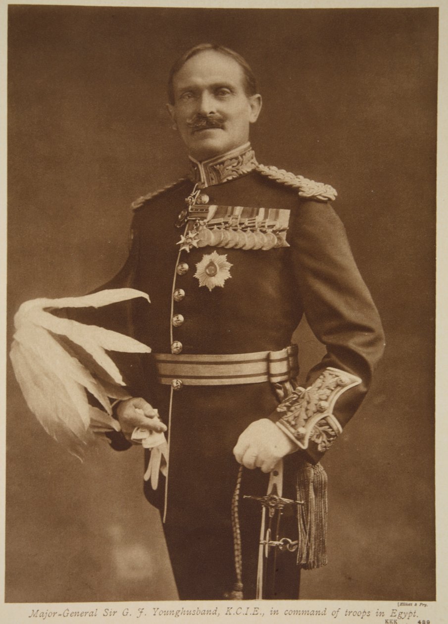 Generaal-majoor Sir G. J. Younghusband, 1914-19 door Elliott und Fry Studio