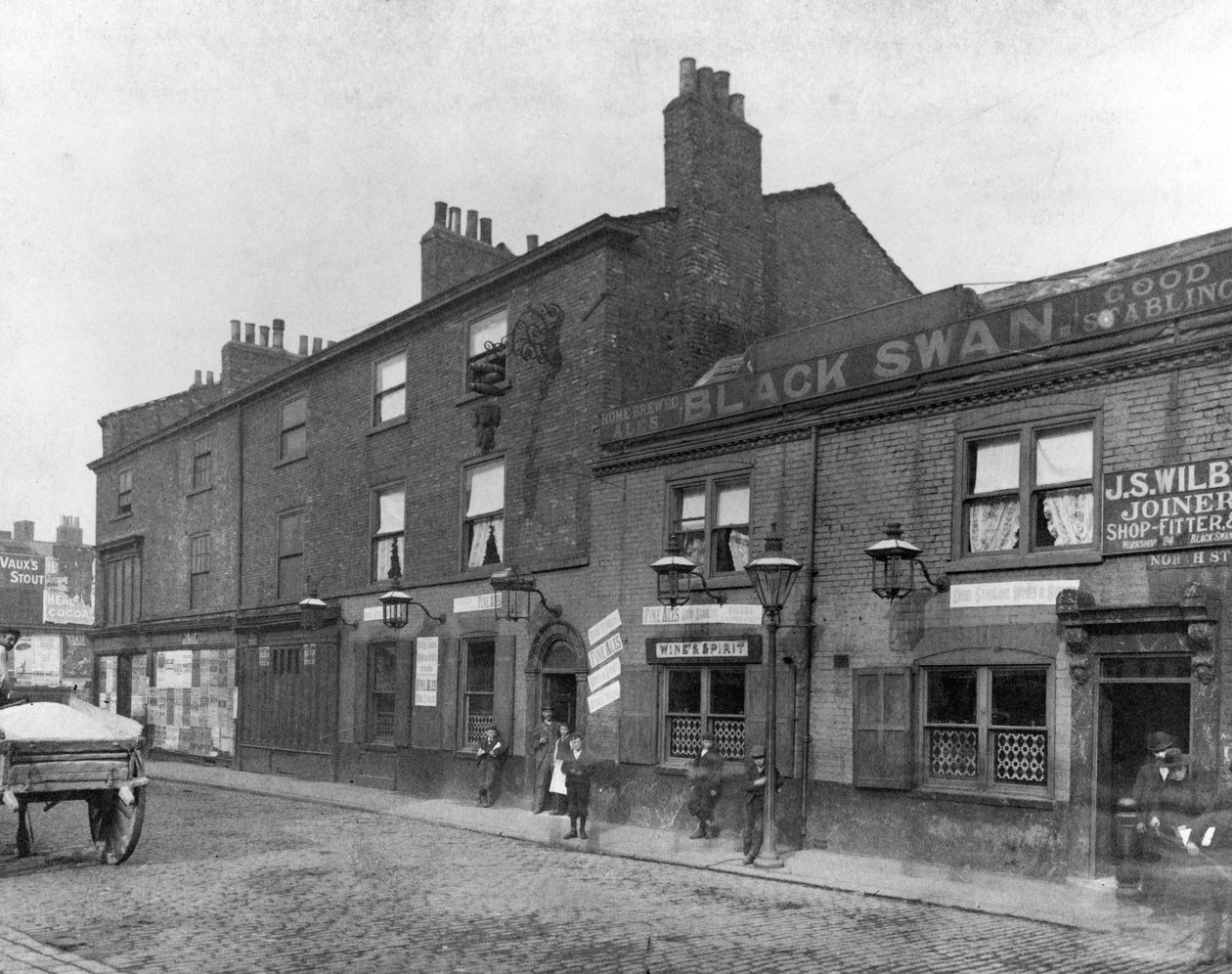 Black Swan Pub op North Street, Leeds, 1898 door English Photographer