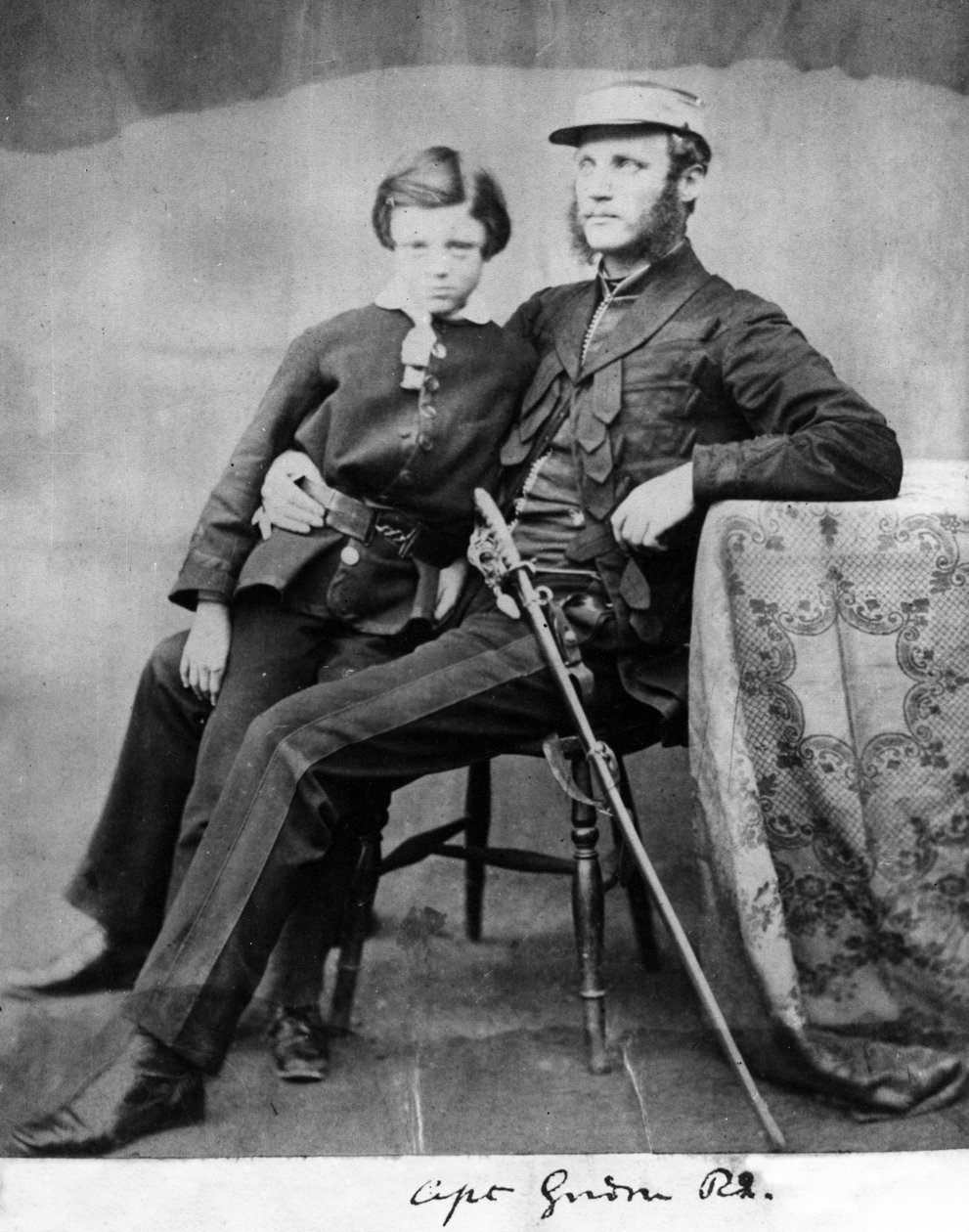 Kapitein Gordon R.E., ca. 1855 door English Photographer