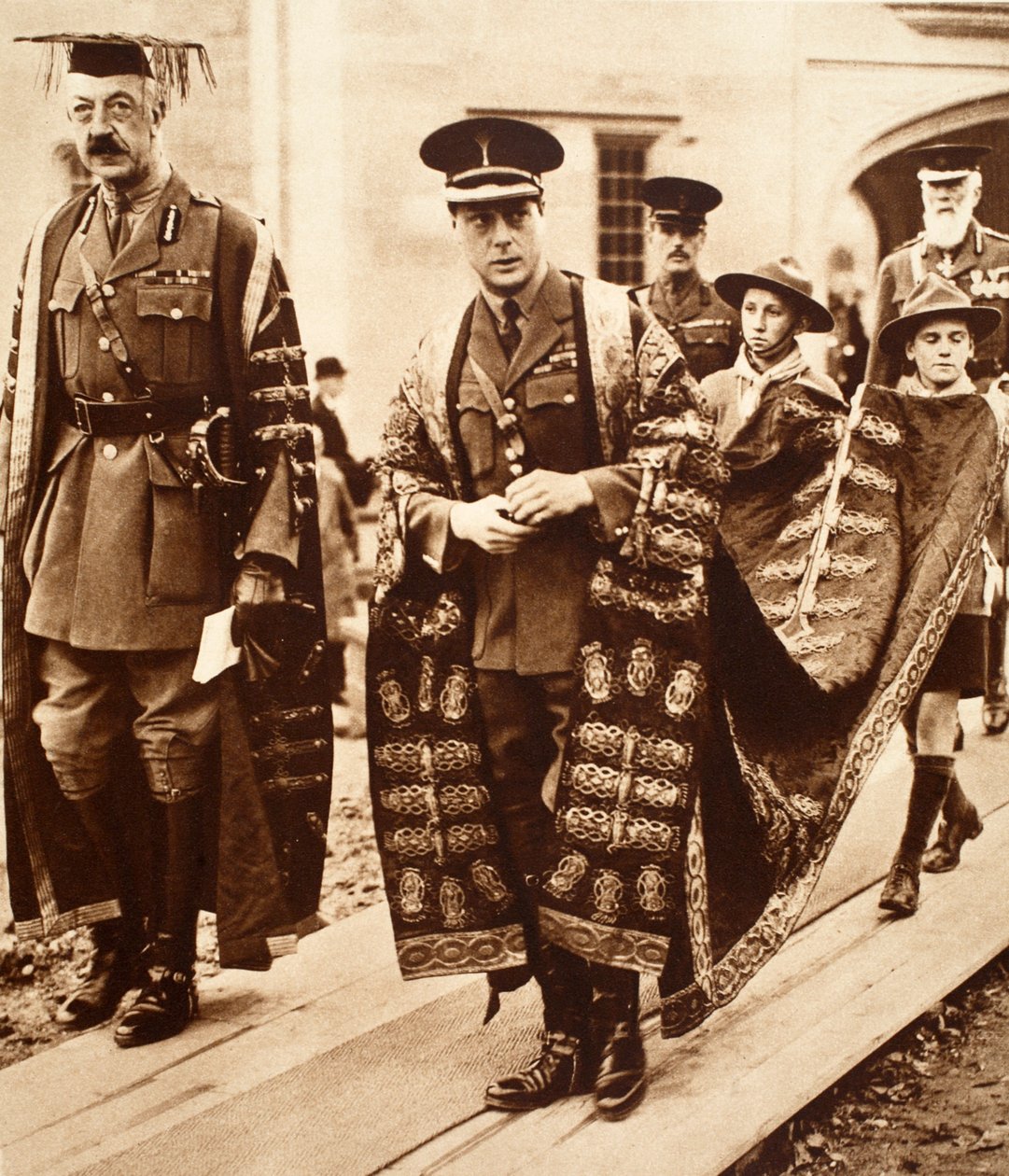 Koning Edward VIII als kanselier van de Universiteit van Wales, Bangor, 1923 door English Photographer