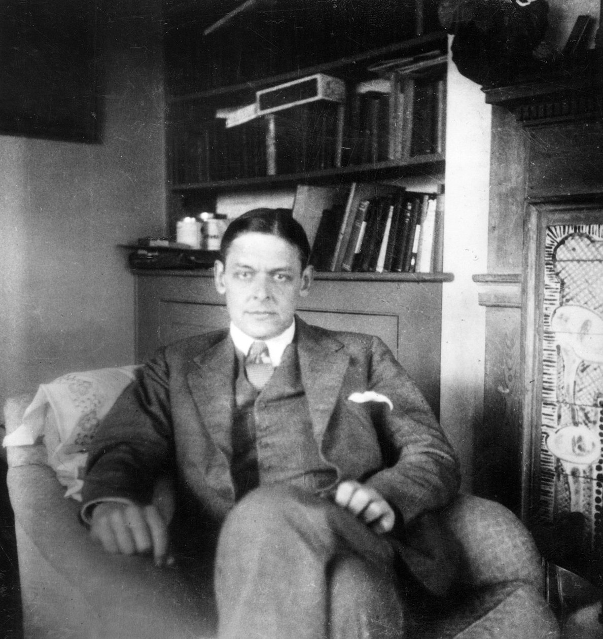 T.S. Eliot door English Photographer