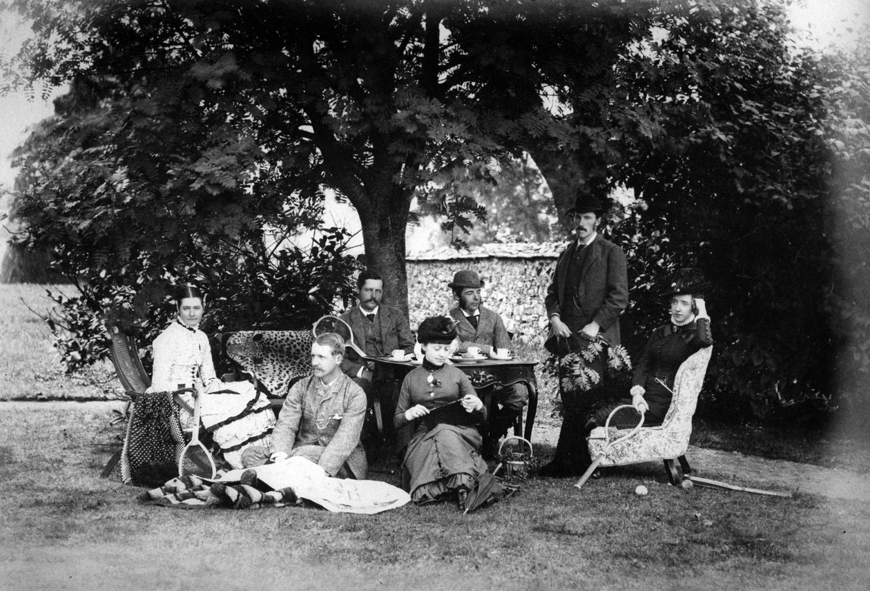 Thee in de Tuin, c.1890 door English Photographer