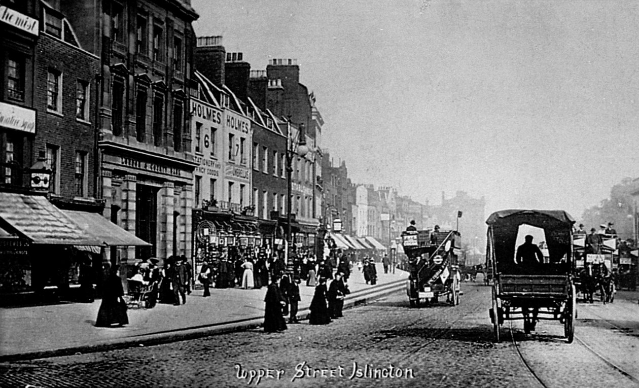 Upper Street, Islington, ca. 1906 door English Photographer